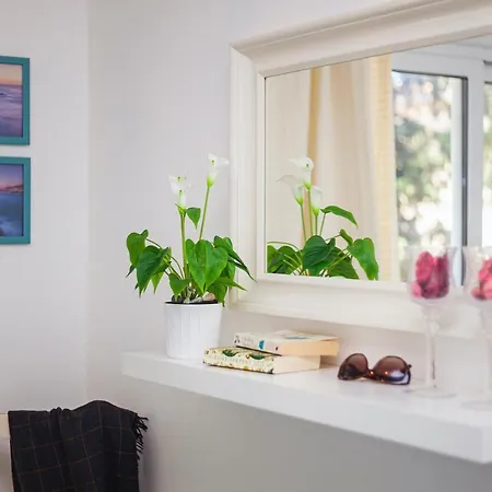 1 Bedroom In Paradise Garden 3 Apartment *