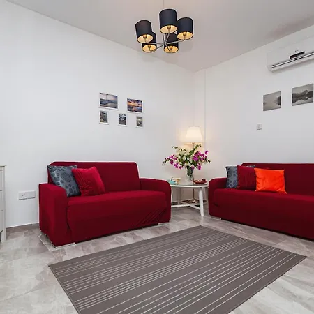 Apartment 1 Bedroom In Paradise Garden 3
