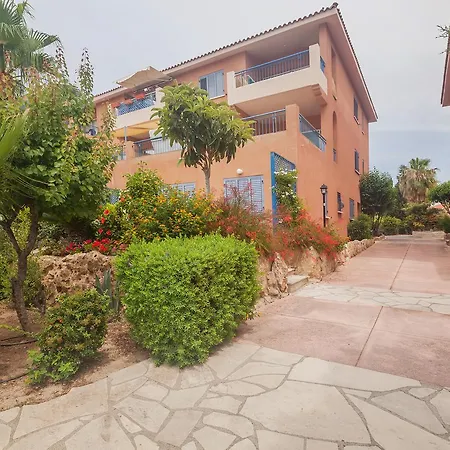 1 Bedroom In Paradise Garden 3